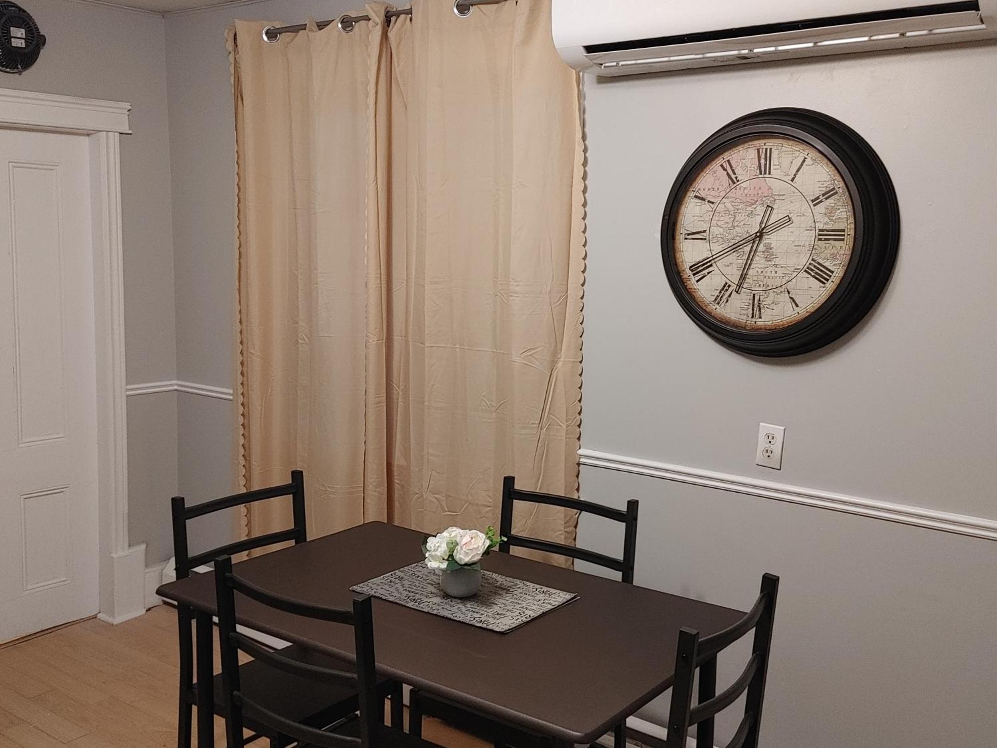 32 Jean Economic Room 1.6 Saint John Luaran gambar